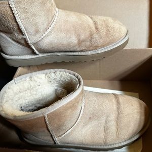 UGG Classic Mini